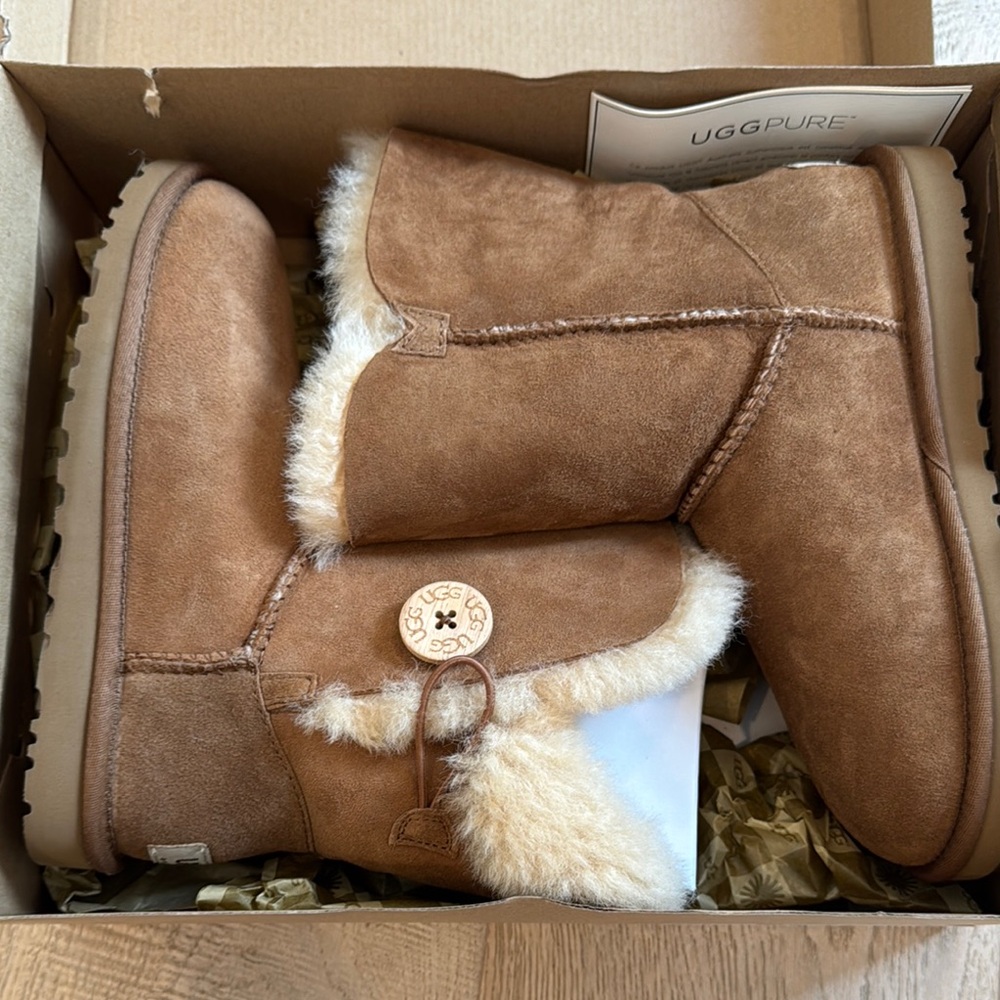 UGG Brown Suede Boots with Fur Trim size 5/36.